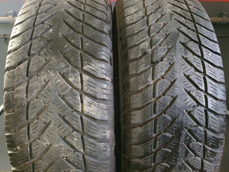 215/70R16 Goodyear Ultragrip + SUV para opon zima 5,5mm nr6088