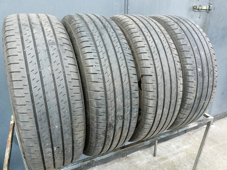 225/60R18 Bridgestone Alenza H/L 33 komplet opon lato 7,8mm nr8979