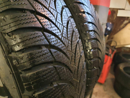 215/70R16 Nexen Winguard Snow para opon zima 6,5mm nr6092