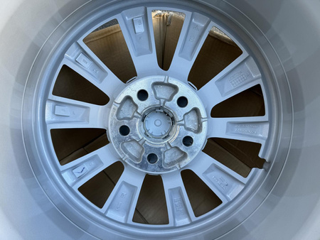 Oryginał felga 19cali Tesla Model 3 1044264-00-A