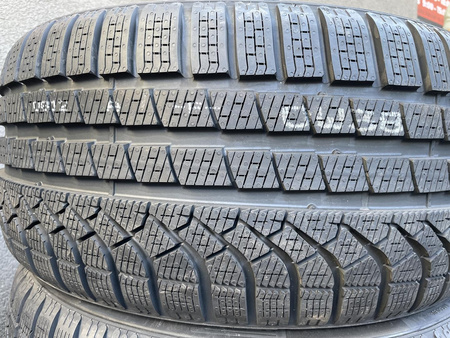 Oryginał koła 245/35R19 Renault Megane 5x114,3 et40 Pirelli zima