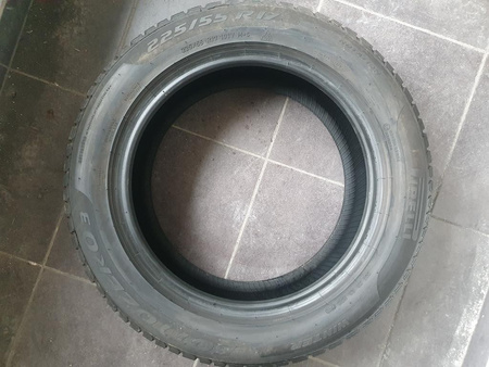 225/55R17 Pirelli Sottozero 3 para opon zima 6,7mm nr7575