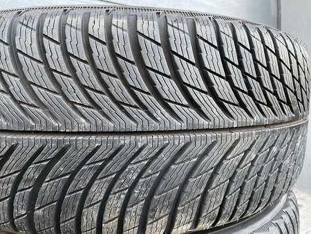 Oryginał koła zima 235/50R19 Audi 4N0 S8 A8 D5 Michelin zima 7,5mm