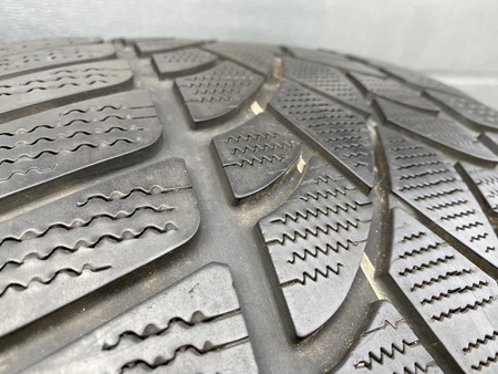 295/30R19 Dunlop Sp Winter Sport 3D XL para opon zima 6,5mm nr9016