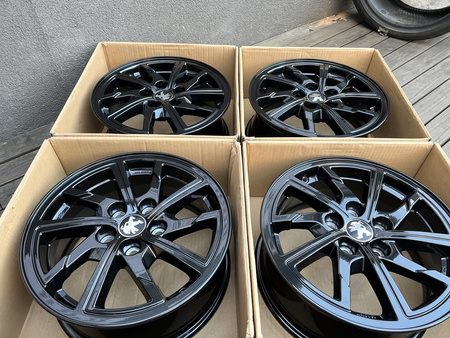 Felgi aluminiowe 16cali Peugeot 4007 4008 5x114,3 et38