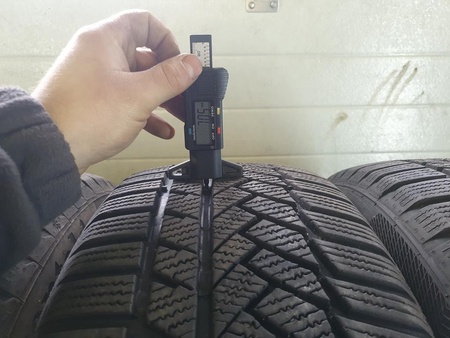 225/55R17 Continental WinterContact komplet opon zima 7,0mm nr7486