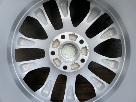 Oryginał koła 225/50R17 Renault Grand Scenic Hankook lato nowe