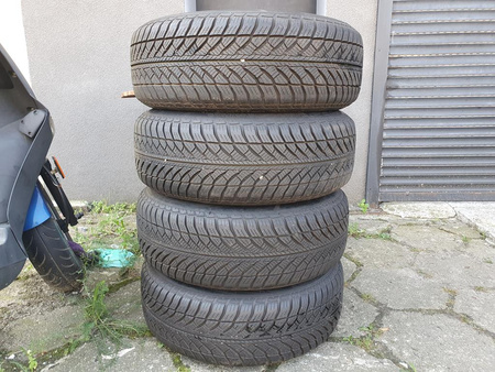 Oryginał koła 205/60R16 BMW 2 F45 F46 Tourer Goodyear zima 8,4mm