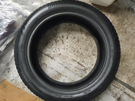 215/50R19 Bridgestone WeatherControl para opon całoroczne 5,7mm nr9366