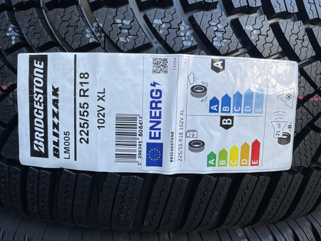 Oryginał koła 225/55R18 Nissan Stagea X-Trail x-treme Bridgestone zima
