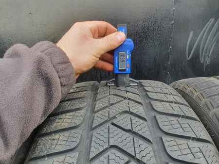 245/40R18 Pirelli Sottozero 3 XL komplet opon zima 6,5mm nr8393