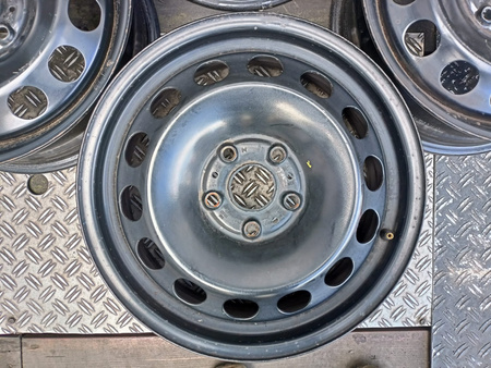 Oryginał felgi stalowe 16cali VW Golf VII Audi A3 Skoda Octavia