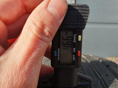 185/60R15 Bridgestone Blizzak LM30 komplet opon zima 6,2mm nr5557