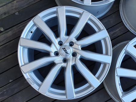 Felgi 20cali AEZ Ford Explorer Mustang Infinity Tesla Lexus