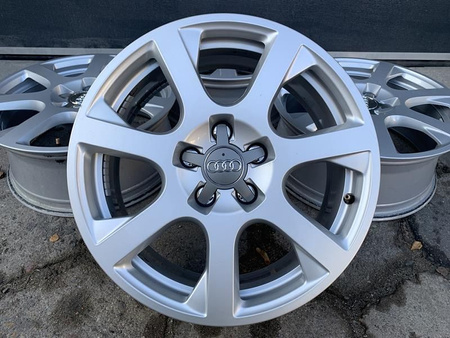 8R0 Oryginalne felgi aluminiowe Audi 17 cali Q5 SQ5 5x112 ET37