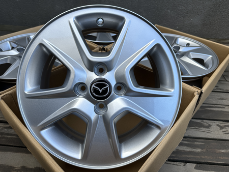 Felgi aluminiowe 15cali Mazda 323 Demio MX-5 2 4x100 ET40