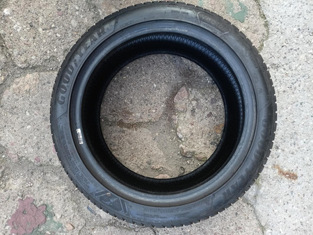 225/45R17 Goodyear Vector 4Season opona całoroczna 7,3mm P725