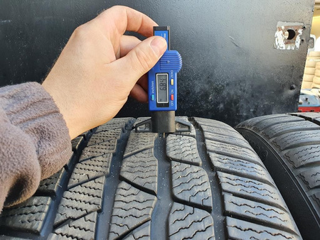 255/35R19 Continental ContiWinterContact komplet opon zima 7,2mm nr9355