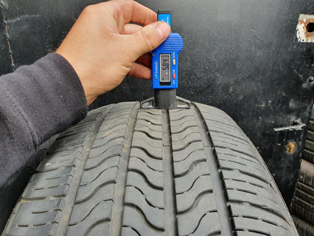 235/55R17 Firestone All Season para opon całoroczne 5,8mm nr7074