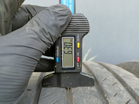 225/60R18 Bridgestone Alenza H/L 33 komplet opon lato 7,8mm nr8979