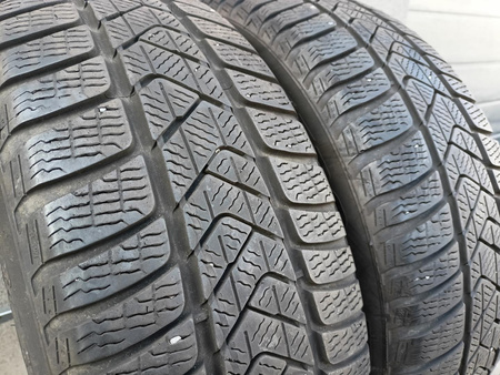 205/60R16 Pirelli Sottozero 3 para opon zima 5,8mm nr6223