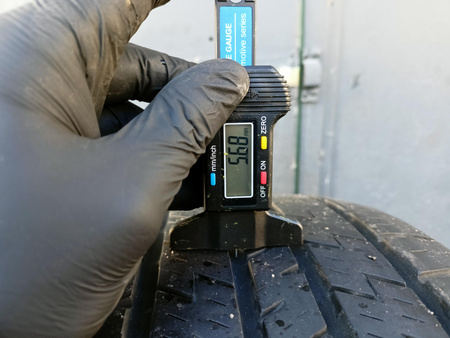 235/60R17 Continental 4x4 Contact opona pojedynka lato 5,6mm P792