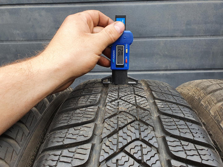 205/60R16 Pirelli Sottozero 3 XL komplet opon zima 7,8mm nr6008