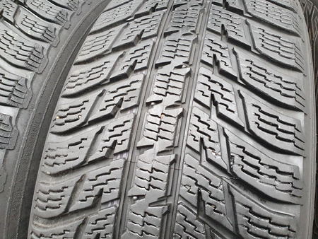 225/60R18 Nokian WR SUV 3 XL komplet opon zima 7,1mm nr8833