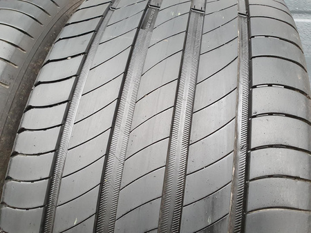 235/40R19 Michelin Primacy 4 para opon lato 5,6mm nr9526