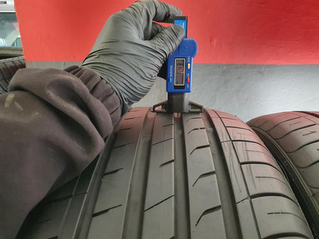 215/55R17 Nexen NFera SU1 para opon lato 6,6mm nr7984