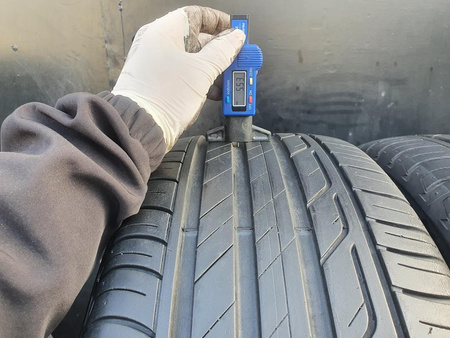 225/55R17 Bridgestone Turanza T001 komplet opon lato 5,8mm 7595