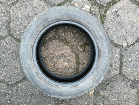 185/60R15 Dunlop SP Winter Response opona pojedynka zima 8,3mm P1594