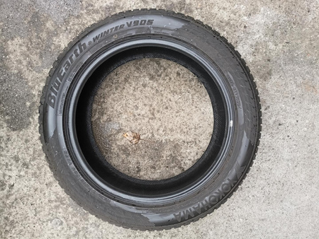 225/55R19 Yokohama Bluearth Winter V905 komplet opon zima 6,1mm nr9563