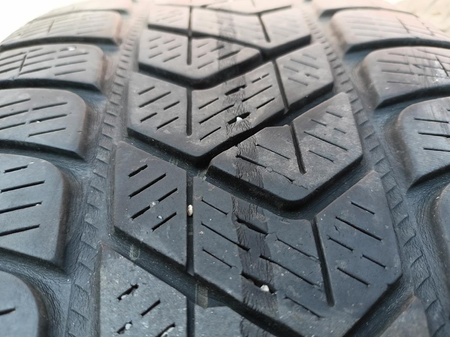 225/55R19 Pirelli Scorpion Winter para opon zima 5,9mm nr9549