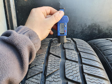 255/35R19 Continental ContiWinterContact komplet opon zima 7,2mm nr9355