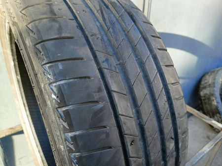 225/40R19 Bridgestone Turanza T005 XL opona pojedynka lato 6,5mm P951