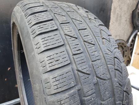 235/45R18 Pirelli Sottozero Winter XL opona pojedynka zima 6,7mm P852