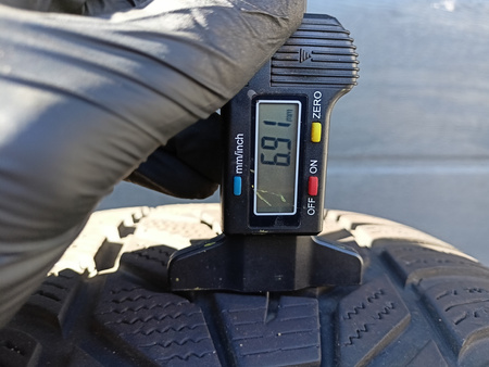 245/45R19 Hankook Winter Icept EVO 3 opona pojedynka zima 6,9mm P995