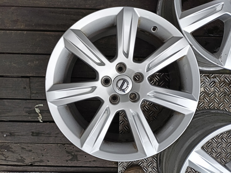 Oryginał felgi 17cali Volvo S90 C30 S80 V90 ET42