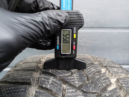 225/45R17 Dunlop Winter Sport 5 opona pojedynka zima 8,5mm P738