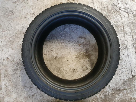235/40R18 Nokian WR A4 XL para opon zima 6,6mm nr8595