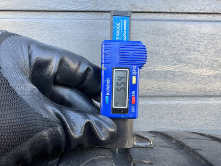 285/30R19 Pirelli PZero TM XL para opon lato 5,5mm nr9495