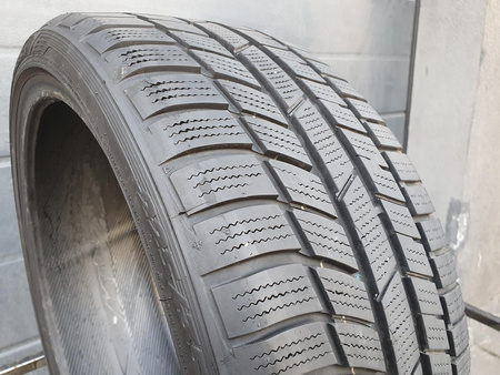 225/35R19 Toyo Snowprox S954 XL opona pojedynka zima 7,7mm nrP953