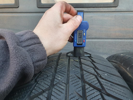 225/55R17 Bridgestone Blizzak Lm001 RSC komplet opon zima 7,0mm 7584