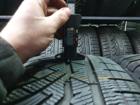 235/45R19 Michelin Pilot Alpin PA4 XL para opon zima 5,4mm nr9161