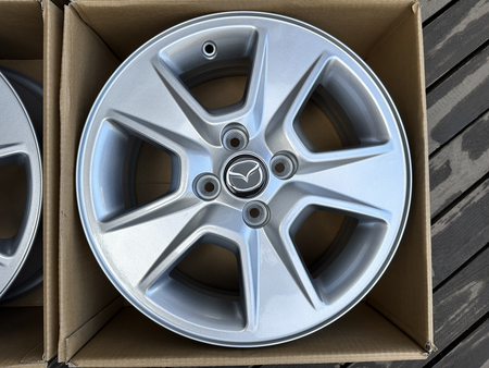 Felgi aluminiowe 15cali Mazda 323 Demio MX-5 2 4x100 ET40