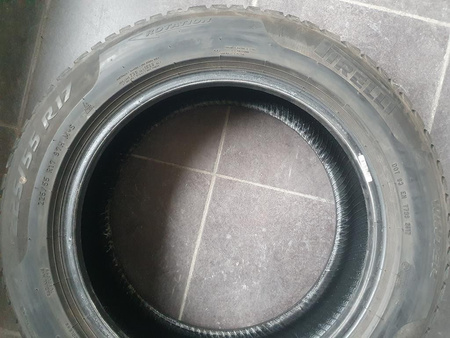 225/55R17 Pirelli Sottozero 3 para opon zima 5,9mm nr7573