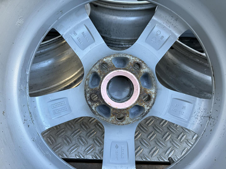 Felgi 17cali Audi A3 A4 A6 C6 VW Golf Passat Touran ET38
