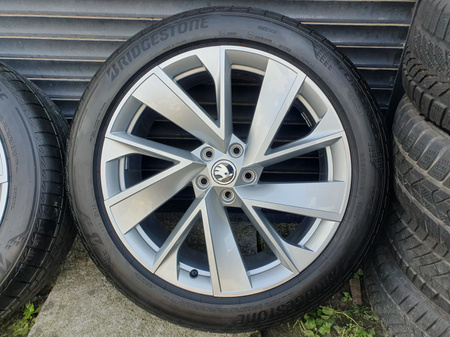 Oryginał koła 235/50 255/45 20cali Skoda 5LA Enyaq Bridgestone lato