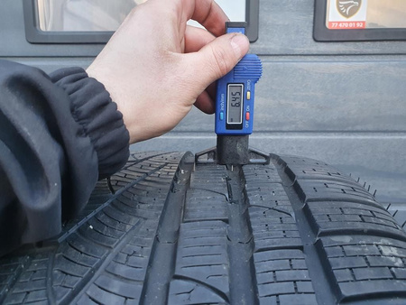 275/35R20 Pirelli Sottozero Winter XL RSC para opon zima 6,4mm nr2203B